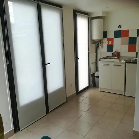 Studio Dependance Maison Апартаменты *