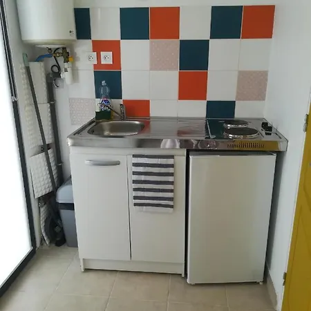 Apartment Dependance Maison, 5 Mnt Gare & Tram Vénissieux