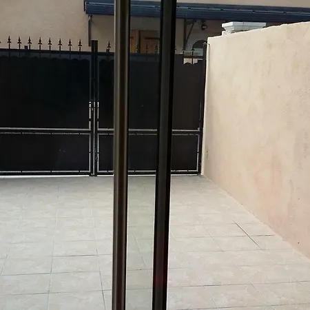 Appartement Dependance Maison, 5 Mnt Gare & Tram Vénissieux