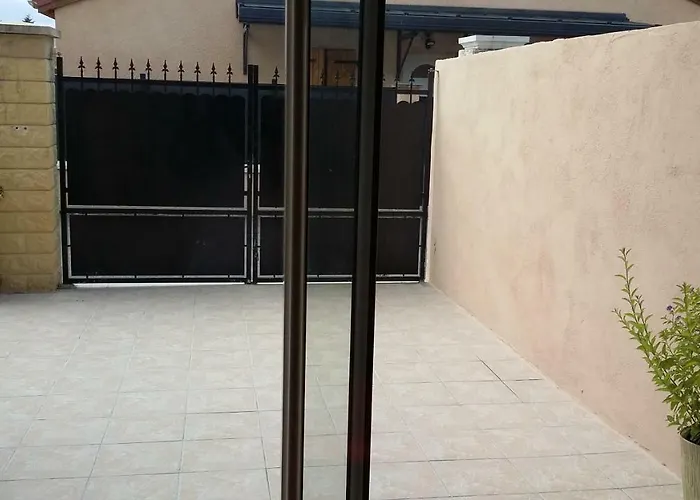 Appartement Dependance Maison, 5 Mnt Gare & Tram Vénissieux
