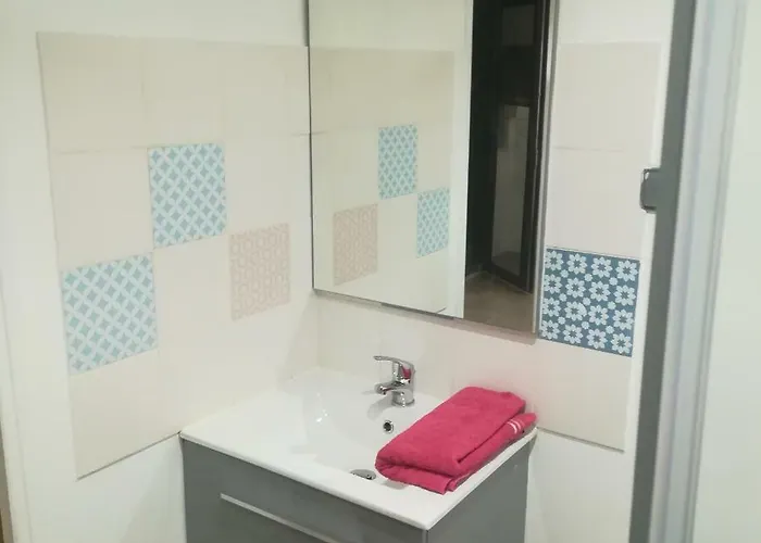 Dependance Maison, 5 Mnt Gare & Tram Appartement *